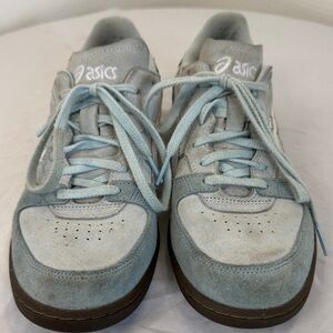 Asics Women’s Light Blue Suede Lace-Up Skyhand Sneakers Outdoor